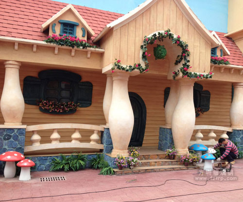 深圳景區玻璃鋼卡通主題雕塑為您專業定制