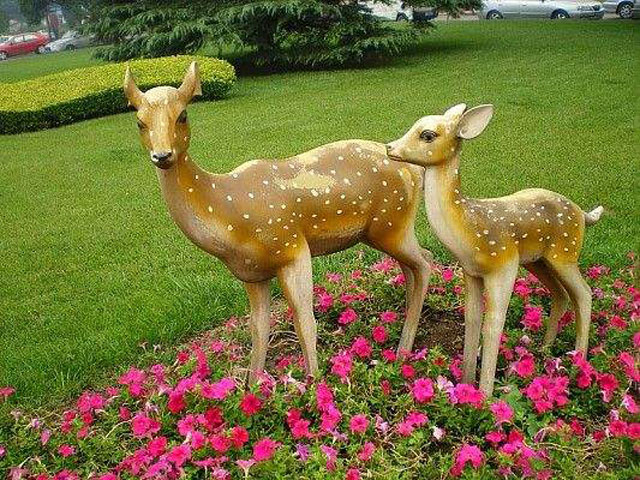 小區(qū)雕塑小鹿