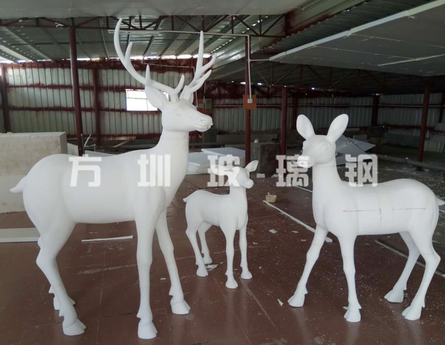 玻璃鋼仿真鹿雕塑 玻璃鋼仿真鹿雕塑