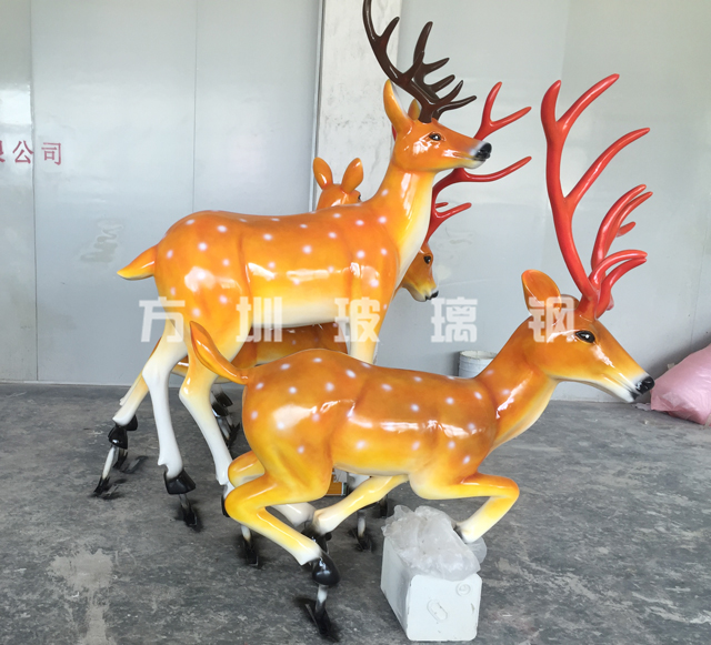 玻璃鋼仿真鹿雕塑