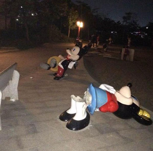 清遠(yuǎn)公園卡通雕塑被大量破壞