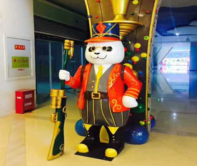 玻璃鋼創意熊貓雕塑