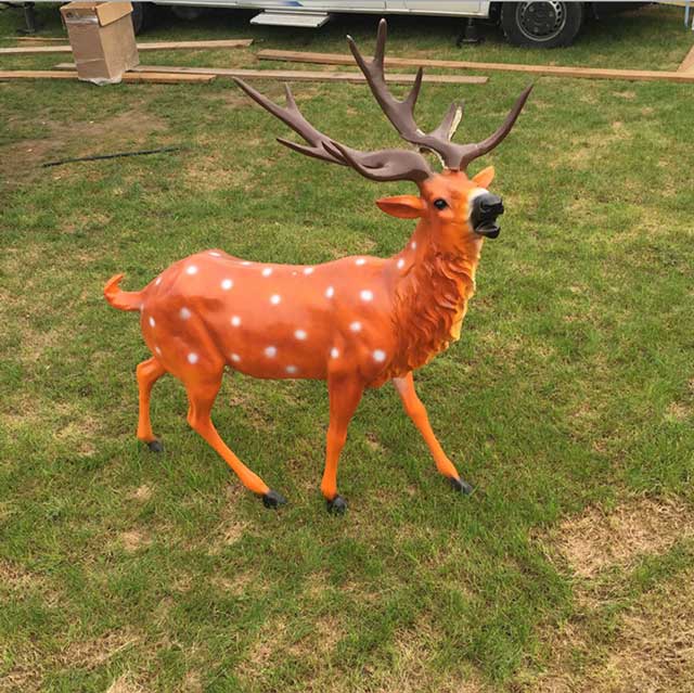 園林玻璃鋼梅花鹿雕塑 園林玻璃鋼梅花鹿雕塑