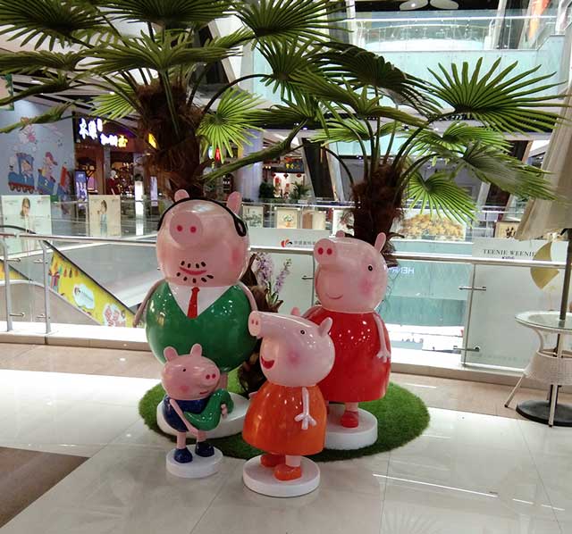 玻璃鋼美陳雕塑小豬佩奇 玻璃鋼美陳雕塑小豬佩奇