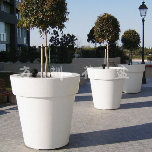 大口徑玻璃鋼花盆現身街道方便城市建設