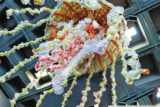 美國新奧爾良市舉辦塑料雕塑展 呼吁公眾關注海洋塑料污染