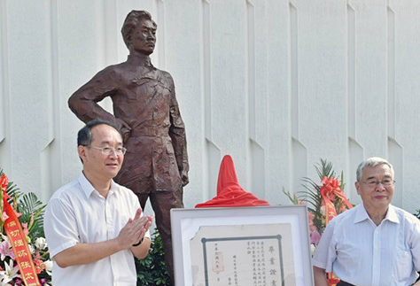 吳為山團隊傾情創作張太雷青銅人物雕塑 再現英姿