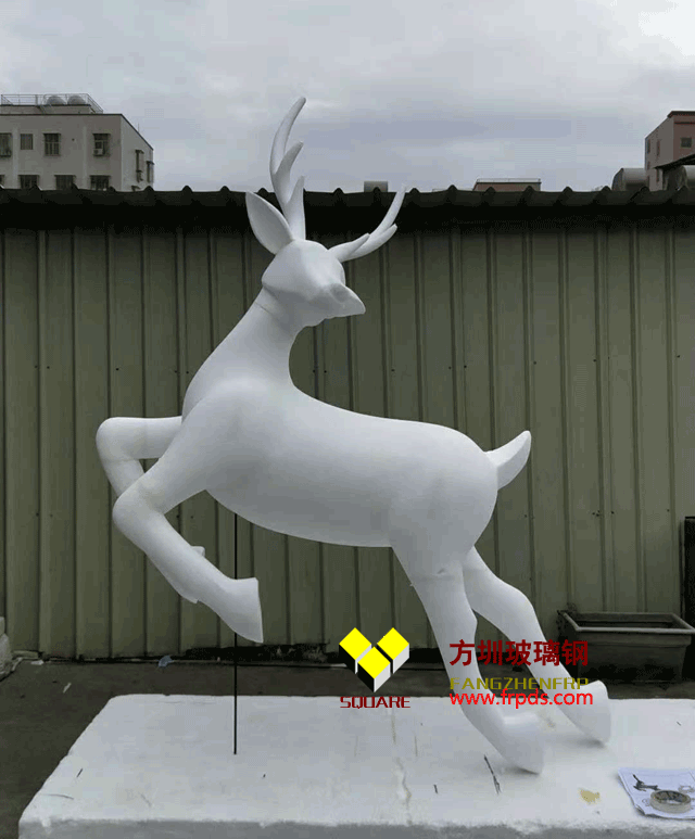 玻璃鋼雕塑廠家總結:玻璃鋼雕塑制作工藝及其為什么受歡迎