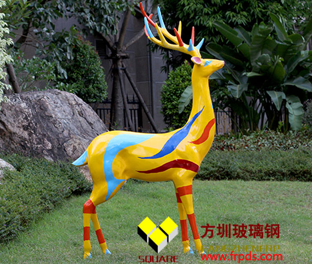 玻璃鋼彩繪鹿雕塑