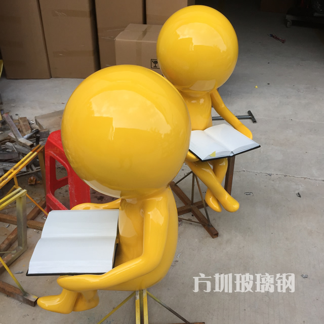 如何選擇好的玻璃鋼廠家來制作雕塑呢