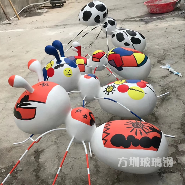 在生產采購玻璃鋼雕塑的注意事項