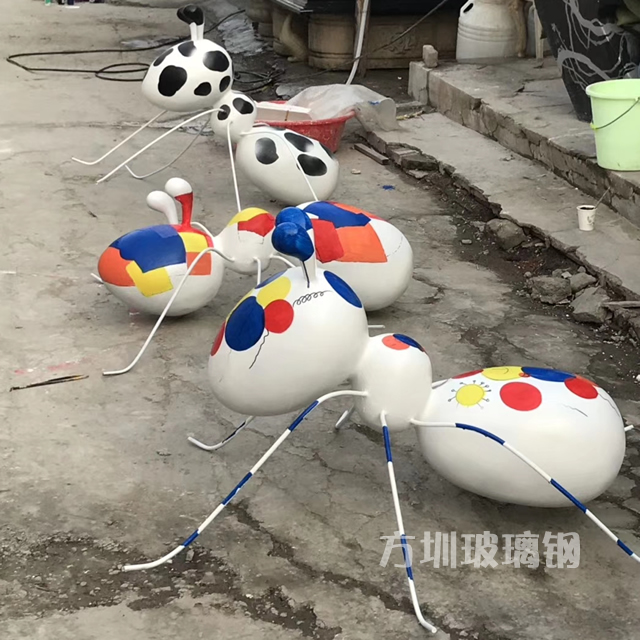 彩繪螞蟻動物雕塑