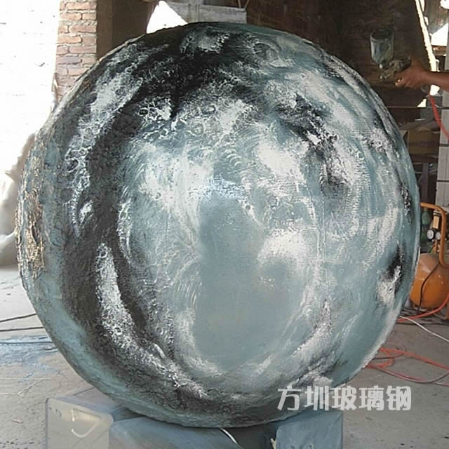 玻璃鋼雕塑有哪些性能優勢