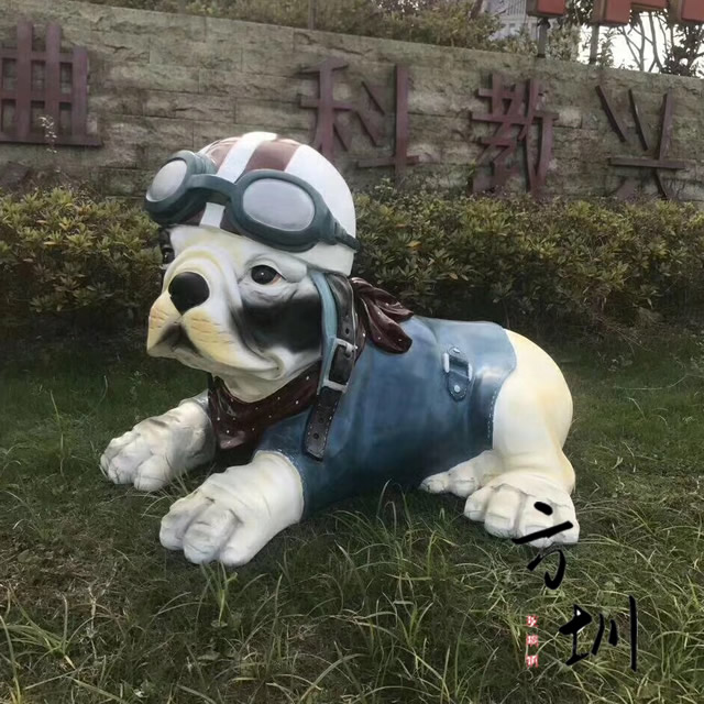 為什么很多小區都使用玻璃鋼雕塑呢?