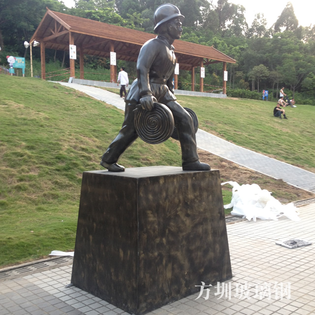 玻璃鋼雕塑三大設(shè)計(jì)元素