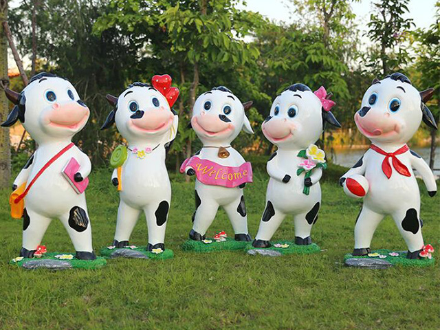 玻璃鋼卡通公仔奶牛雕塑