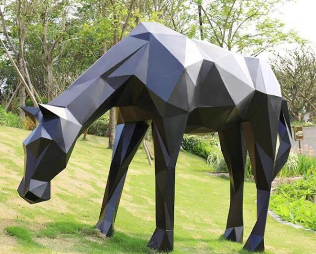 定制玻璃鋼馬雕塑怎么選擇