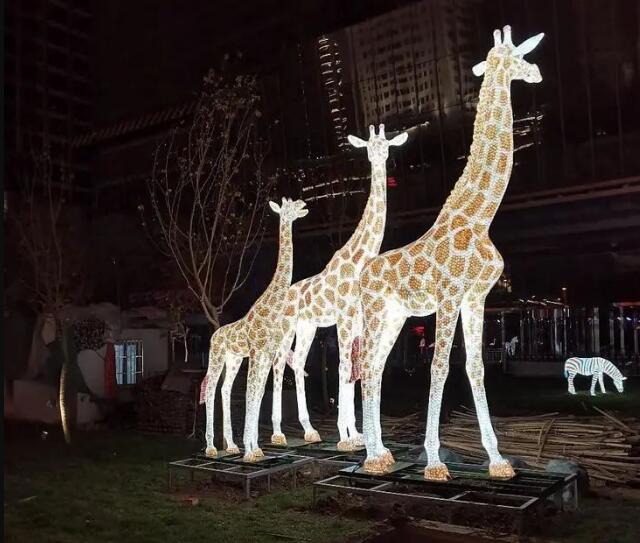 玻璃鋼發光雕塑，夜游與美景的交融