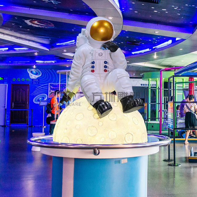 玻璃鋼宇航員發光雕塑模型