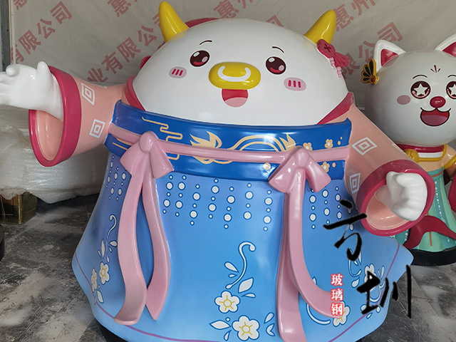 卡通玻璃鋼生肖牛雕塑