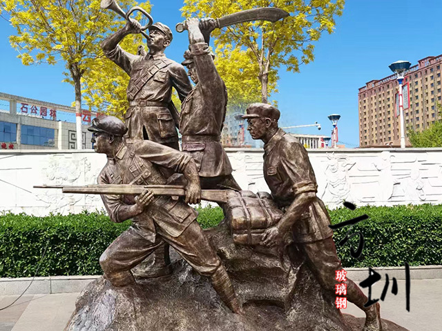 廣場玻璃鋼戰士抗戰雕塑