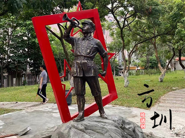 偉人舊居玻璃鋼戰士雕塑雕塑