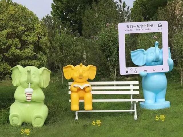 玻璃鋼卡通大象雕塑