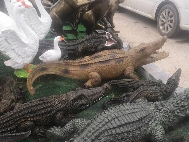 玻璃鋼仿真鱷魚雕塑