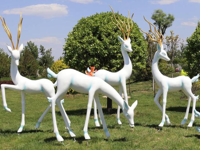 玻璃鋼吉祥白鹿雕塑