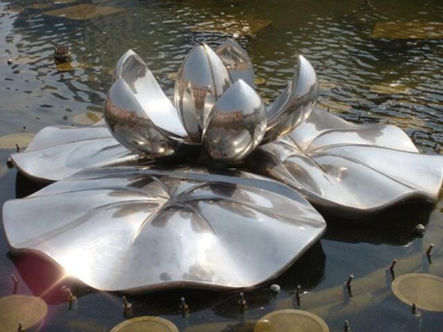 景觀不銹鋼蓮花雕塑象征