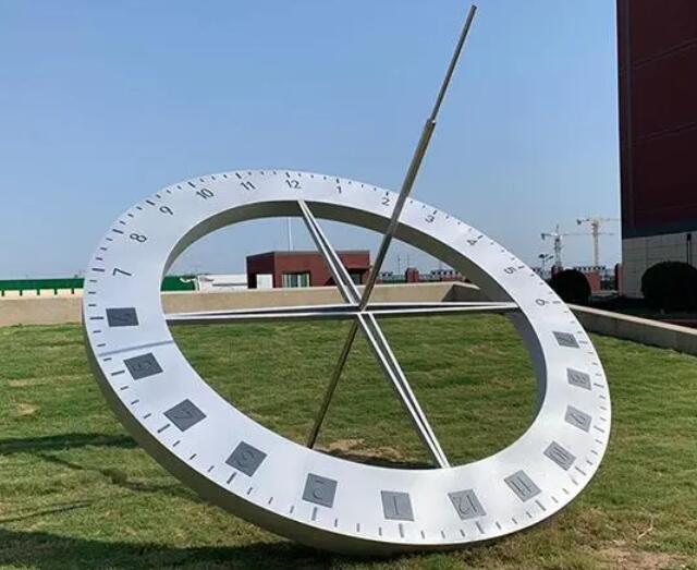 不銹鋼日晷雕塑適合擺放在什么場合使用呢？