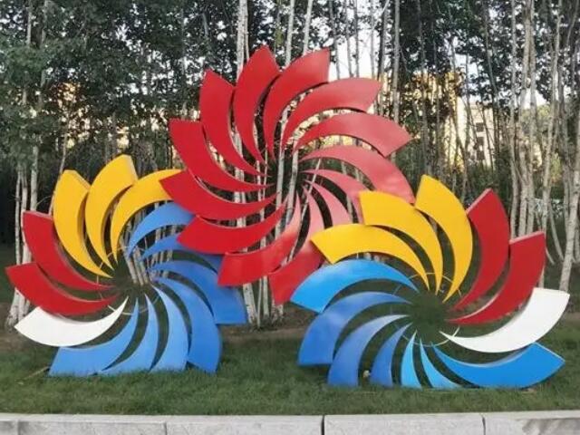 公園不銹鋼七彩風火輪雕塑