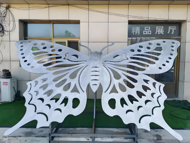 園林景觀中的璀璨精靈，不銹鋼蝴蝶雕塑