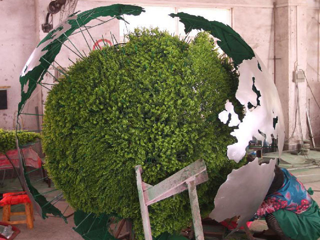 城市廣場地球儀綠雕植物雕塑