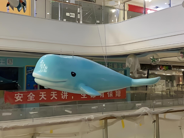 商場里的 “海洋精靈”鯨魚雕塑裝飾之美