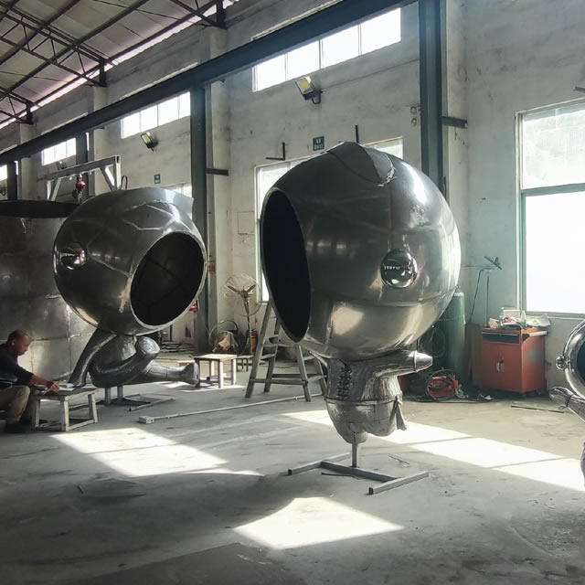 不銹鋼動(dòng)漫IP卡通雕塑