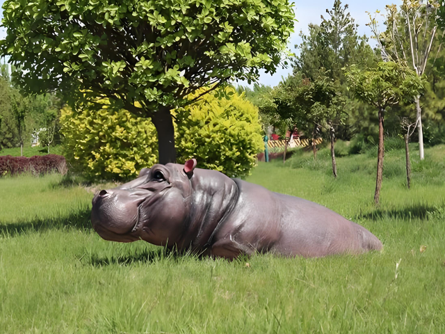 玻璃鋼河馬雕塑材料、藝術與生態的跨界對話