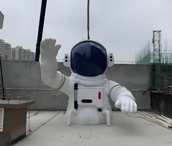 玻璃鋼太空人雕塑，一場未來考古的當代宣言