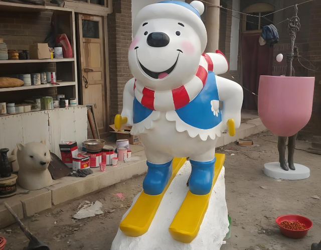 玻璃鋼滑雪卡通雕塑冰雪藝術與工藝的完美融合