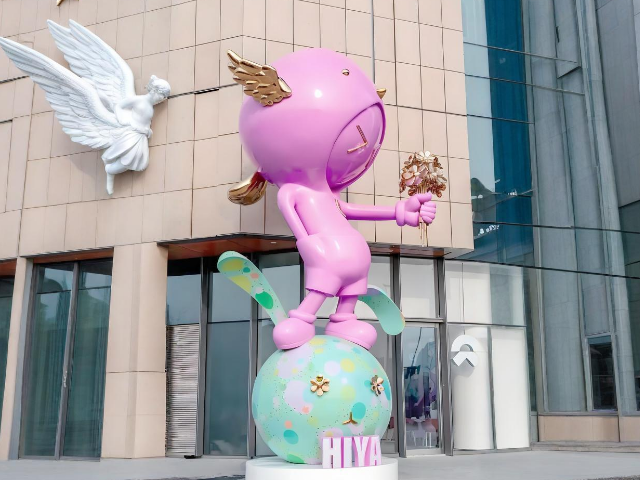 玻璃鋼可愛卡通IP雕塑,讓想象躍然眼前!