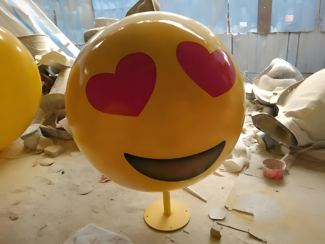 定制永恒微笑玻璃鋼笑臉雕塑凝固企業(yè)最美表情