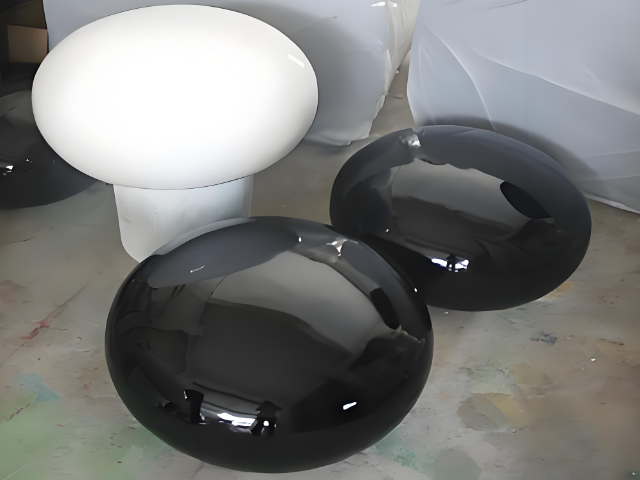 玻璃鋼黑白棋雕塑為您的商業街注入藝術靈魂！