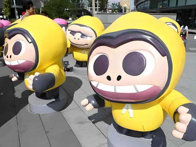 卡通玻璃鋼創意雕塑，定制您的專屬奇趣世界