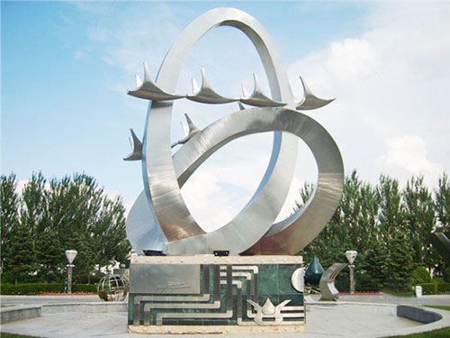 不銹鋼圓雕雕塑表現形式