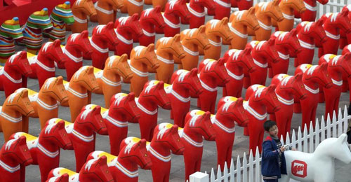 彩繪馬玻璃鋼雕塑