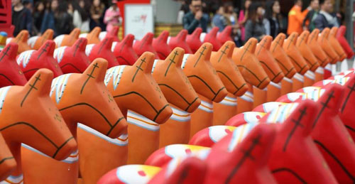 彩繪馬玻璃鋼雕塑