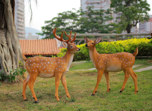 仿真動(dòng)物雕塑栩栩如生