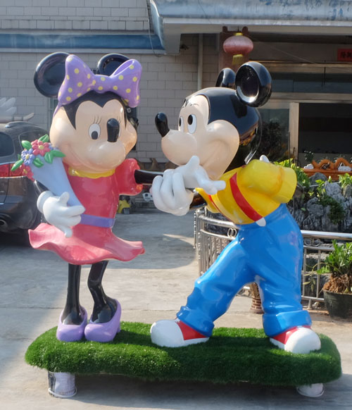 玻璃鋼動漫老鼠雕塑