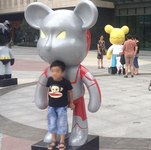 廣場動漫小超人玻璃鋼雕塑