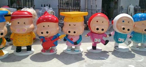 卡通小豬組合玻璃鋼雕塑